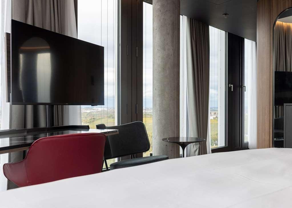 Radisson Blu Hotel At Porsche Design Tower Stuttgart Room photo