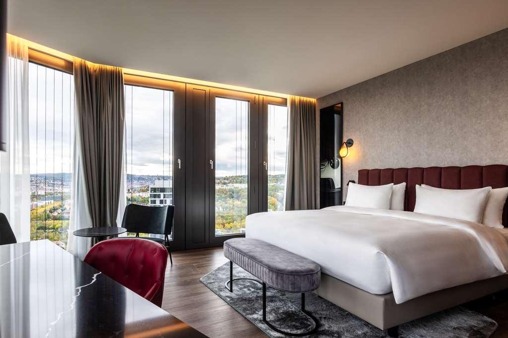 Radisson Blu Hotel At Porsche Design Tower Stuttgart Room photo