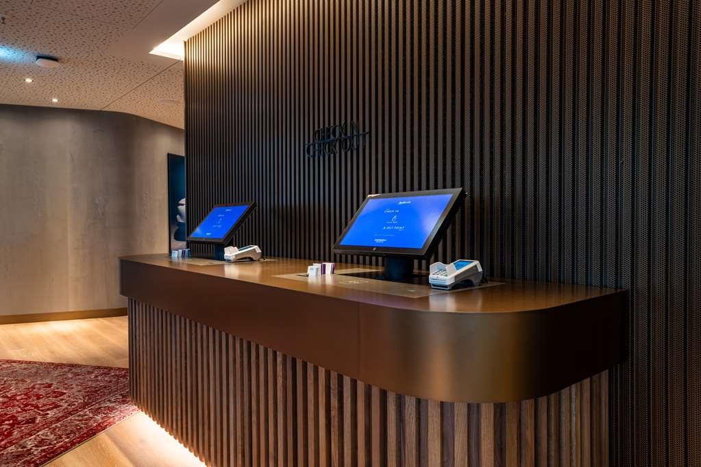 Radisson Blu Hotel At Porsche Design Tower Stuttgart Interior photo