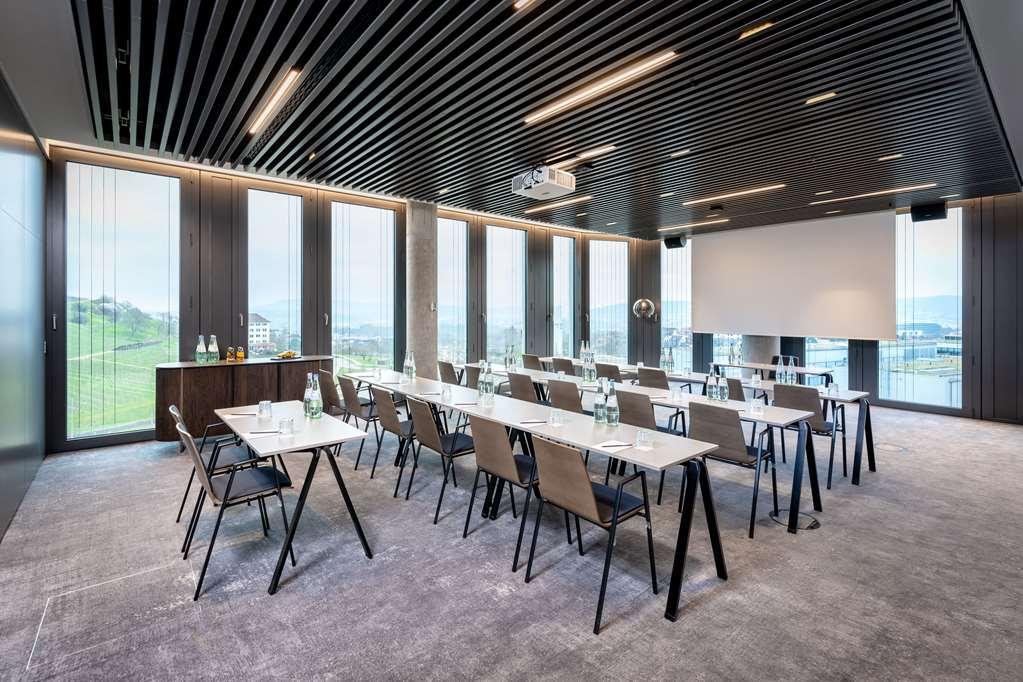 Radisson Blu Hotel At Porsche Design Tower Stuttgart Facilities photo