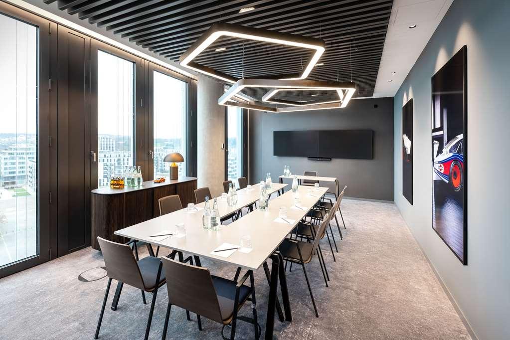 Radisson Blu Hotel At Porsche Design Tower Stuttgart Facilities photo