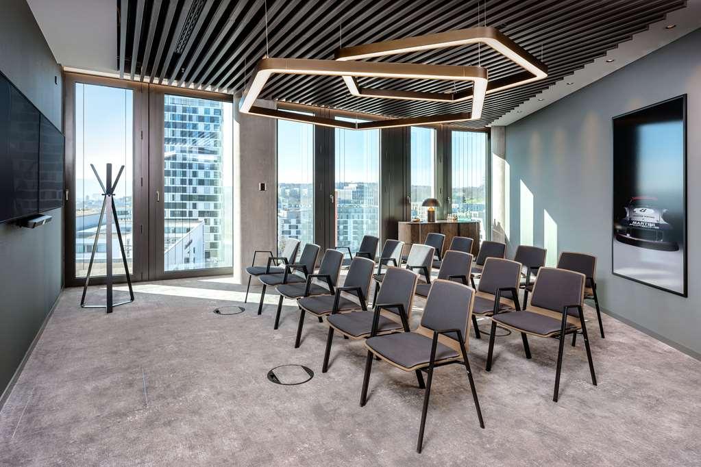 Radisson Blu Hotel At Porsche Design Tower Stuttgart Facilities photo