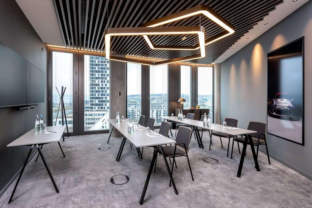 Radisson Blu Hotel At Porsche Design Tower Stuttgart Facilities photo