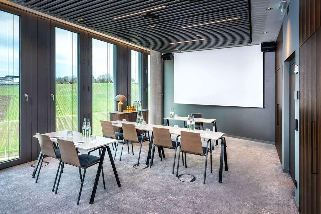 Radisson Blu Hotel At Porsche Design Tower Stuttgart Facilities photo